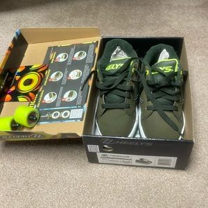 Heelys boys shoes size 4